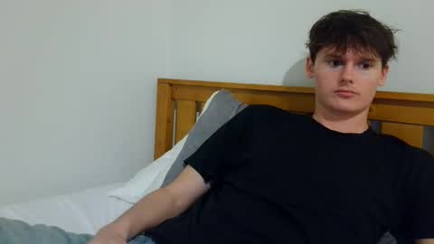 Snapshot of sensualalien chatting on April 22, 2026, 2:36 am Cam online show from April 22, 2026, 2:36 am