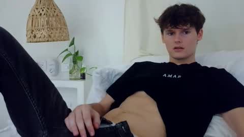 Snapshot of sensualalien chatting on May 21, 2026, 12:39 am Cam online show from May 21, 2026, 12:39 am