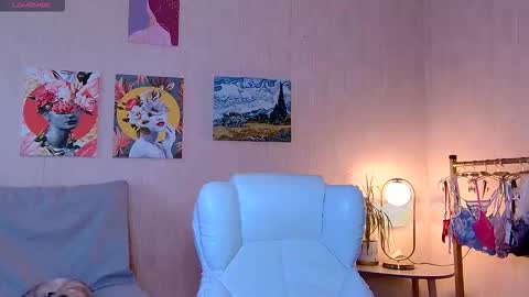 Snapshot of sensuallucy233 chatting on November 24, 2025, 7:08 am sensuallucy233 online show from November 24, 2025, 7:08 am