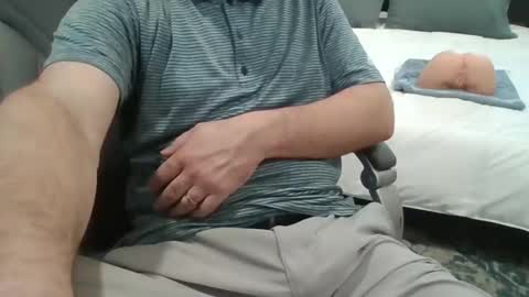 senyai40 online show from September 30, 2025, 3:06 pm