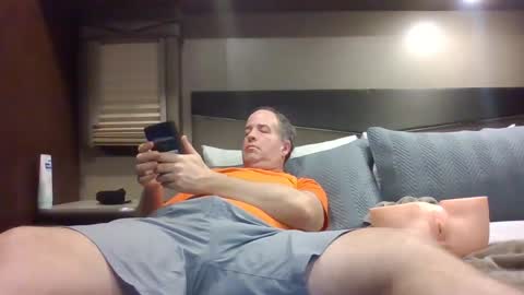 senyai40 online show from October 13, 2025, 5:40 am