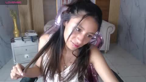 Snapshot of serabella_s chatting on December 3, 2025, 9:02 pm serabella_s online show from December 3, 2025, 9:02 pm
