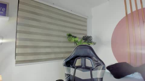 seraphine_lark online show from January 15, 2026, 7:06 pm