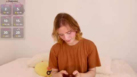 Snapshot of seraphine_star chatting on June 27, 2026, 9:03 am Seraphine star online show from June 27, 2026, 9:03 am