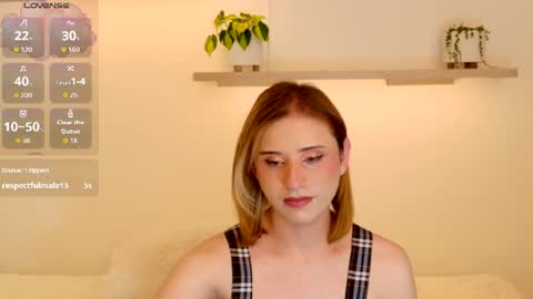 Snapshot of seraphine_star chatting on July 5, 2026, 8:38 pm Seraphine star online show from July 5, 2026, 8:38 pm