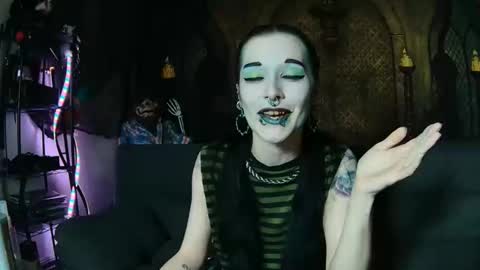 Seraphin Munster online show from October 23, 2025, 4:39 pm