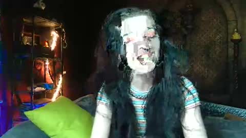 Seraphin Munster online show from December 19, 2025, 11:12 pm