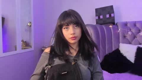 Snapshot of seren_bleck chatting on November 4, 2025, 3:05 am Seren Follow me online show from November 4, 2025, 3:05 am