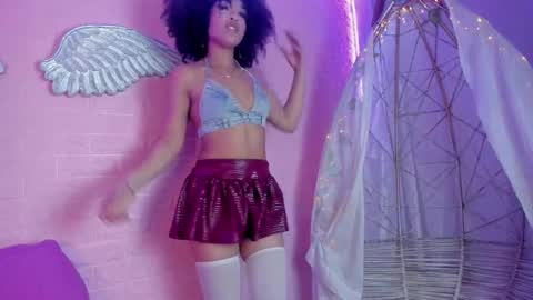 Snapshot of serena_fey chatting on December 2, 2025, 12:10 pm Serena online show from December 2, 2025, 12:10 pm