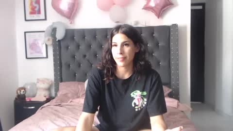 Snapshot of serenaroussee chatting on February 28, 2025, 7:46 pm sararoussee online show from February 28, 2025, 7:46 pm