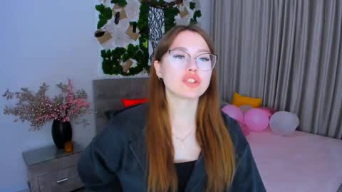 Snapshot of sereneflame chatting on March 3, 2025, 4:03 pm Ophelia online show from March 3, 2025, 4:03 pm