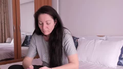 Snapshot of serenity_blue chatting on March 19, 2026, 9:24 am Serena online show from March 19, 2026, 9:24 am