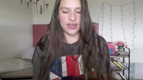 Snapshot of serenity_crystal chatting on December 21, 2024, 4:57 pm serenity_crystal online show from December 21, 2024, 4:57 pm