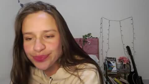 Snapshot of serenity_crystal chatting on December 31, 2024, 12:43 am serenity_crystal online show from December 31, 2024, 12:43 am