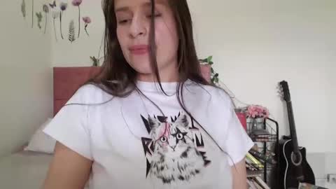 Snapshot of serenity_crystal chatting on February 1, 2025, 7:13 pm serenity_crystal online show from February 1, 2025, 7:13 pm