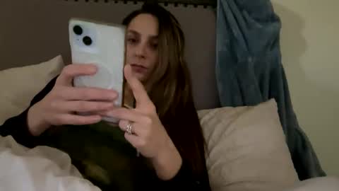 Snapshot of serenityroseee chatting on April 18, 2026, 11:49 pm serenityroseee online show from April 18, 2026, 11:49 pm