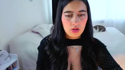 Serenna Cruz online show from October 27, 2025, 8:24 pm