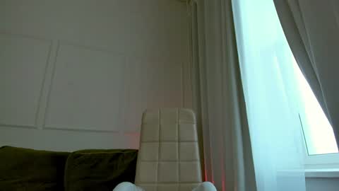 Hey Guys and Girls non-binary personalities  Im Sereta online show from December 13, 2024, 10:41 am