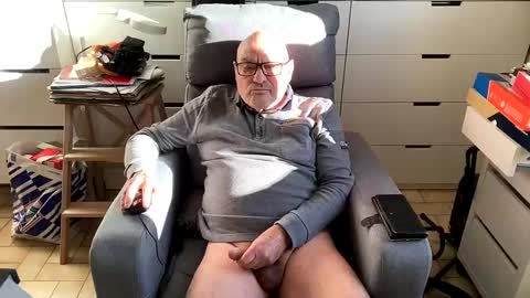 serge8413 online show from January 7, 2025, 2:19 pm