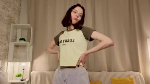 Snapshot of serinazele chatting on April 14, 2026, 8:15 pm Melissa online show from April 14, 2026, 8:15 pm