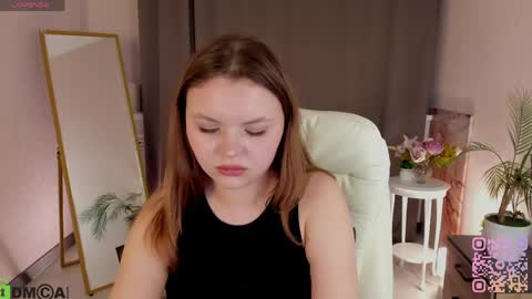 Serinella online show from May 4, 2026, 12:23 pm
