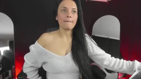 LUCERO online show from October 28, 2025, 3:10 am