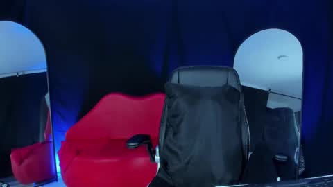 LUCERO online show from November 26, 2025, 2:45 am