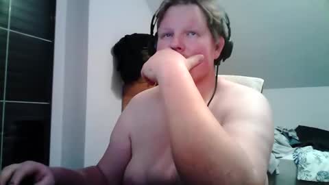 Snapshot of setcuna chatting on February 19, 2026, 9:33 pm setcuna online show from February 19, 2026, 9:33 pm