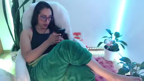 Snapshot of seuctive_woman57 chatting on October 3, 2025, 2:52 am samy online show from October 3, 2025, 2:52 am