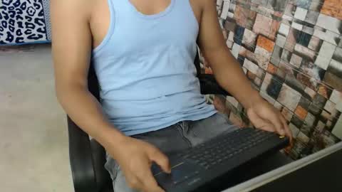 arnold online show from December 1, 2025, 2:33 pm