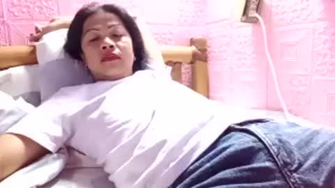 Snapshot of sexgoddesses4u chatting on December 9, 2024, 4:45 am Ems online show from December 9, 2024, 4:45 am