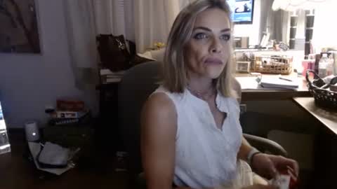 Snapshot of sexi_chrisly chatting on November 23, 2025, 2:11 am Sexi Chrisly online show from November 23, 2025, 2:11 am