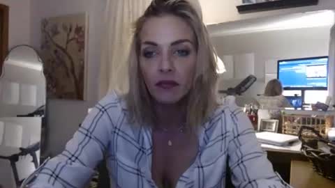 Snapshot of sexi_chrisly chatting on November 24, 2025, 3:50 am Sexi Chrisly online show from November 24, 2025, 3:50 am