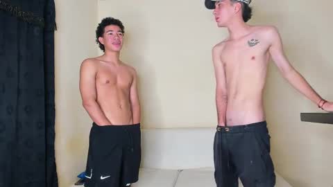 Snapshot of sexiest_girlscb chatting on October 1, 2025, 5:57 am Izzy19Yearsgirl with glasseDereck18yearsboy with glasse Alice 19years-Dany 19 years online show from October 1, 2025, 5:57 am