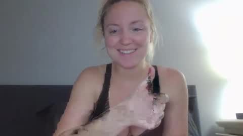 Rose online show from February 9, 2025, 6:47 pm