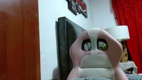 Snapshot of sexmilkdirty chatting on March 27, 2026, 11:37 pm sexmilkdirty online show from March 27, 2026, 11:37 pm