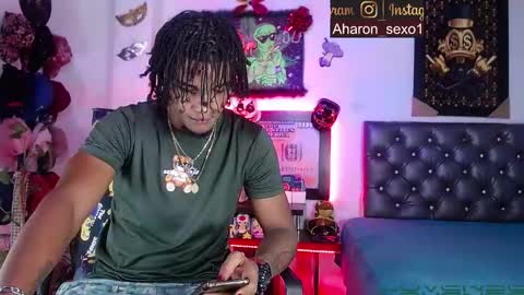 Snapshot of sexo_aharon chatting on February 4, 2026, 5:57 am Aharon ravelo online show from February 4, 2026, 5:57 am