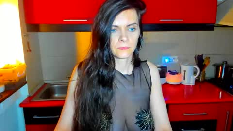 sexqueen1111 online show from February 3, 2026, 3:26 am