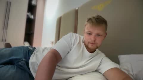 Snapshot of sexual_sbotage chatting on February 15, 2026, 5:31 pm Max Leman online show from February 15, 2026, 5:31 pm