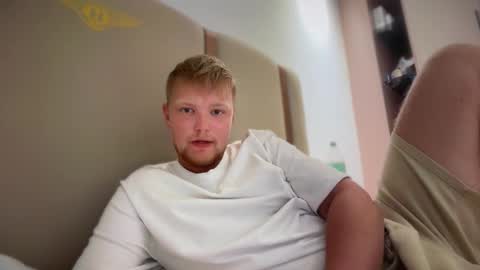 Snapshot of sexual_sbotage chatting on March 5, 2026, 1:51 pm Max Leman online show from March 5, 2026, 1:51 pm