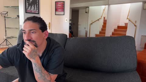 Andrea online show from November 16, 2025, 6:46 pm