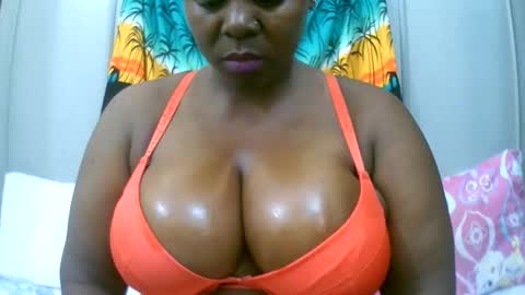 sexxi_ebony online show from November 18, 2025, 5:23 am