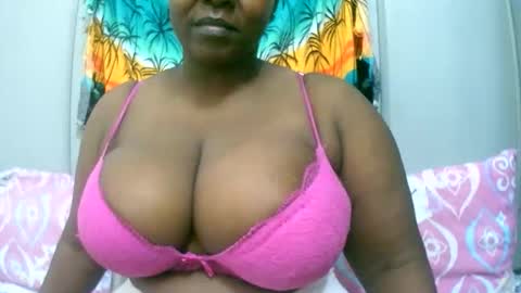 sexxi_ebony online show from February 18, 2026, 3:46 am