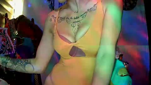 Snapshot of sexxileeah42o chatting on September 18, 2025, 11:34 am Leeah CloudZzz online show from September 18, 2025, 11:34 am