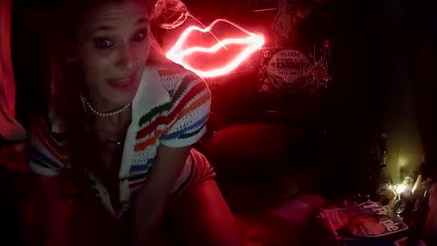 Snapshot of sexxileeah42o chatting on November 10, 2025, 4:17 pm Leeah CloudZzz online show from November 10, 2025, 4:17 pm