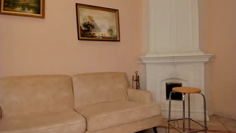 Hannah Monica Annie Andrea Eva Lina online show from December 5, 2025, 8:34 am