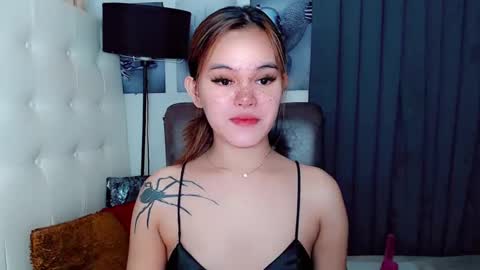 Snapshot of sexxxy_caroline chatting on December 10, 2024, 8:30 am sexxxy_caroline online show from December 10, 2024, 8:30 am
