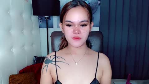 Snapshot of sexxxy_caroline chatting on December 14, 2024, 10:02 am sexxxy_caroline online show from December 14, 2024, 10:02 am