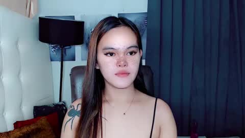 Snapshot of sexxxy_caroline chatting on February 5, 2025, 8:32 am sexxxy_caroline online show from February 5, 2025, 8:32 am