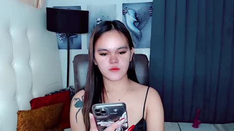 Snapshot of sexxxy_caroline chatting on February 12, 2025, 12:33 pm sexxxy_caroline online show from February 12, 2025, 12:33 pm